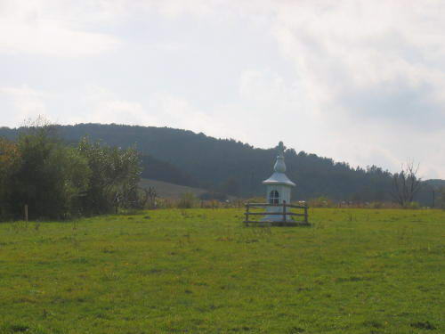 Каплиця при дорозі