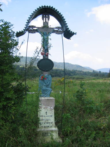 [2003..2006 р.] Хрест при дорозі зі…