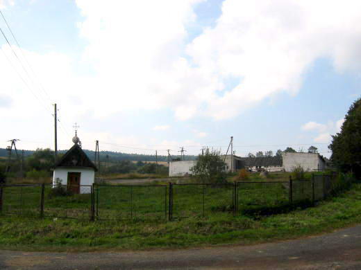 [2003..2006 р.] Ліворуч - каплиця,…