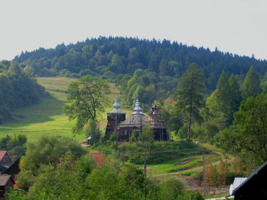 2004 р. Краєвид з церквою з дороги…