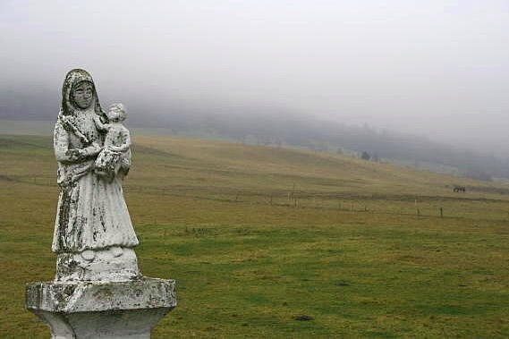 [2003..2006 р.] Фігура богородиці при…