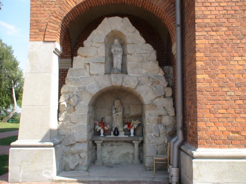 Каплиця з фігурою богородиці