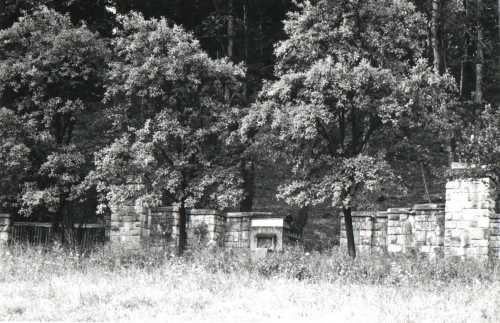 Воєнний цвинтар на Пустках