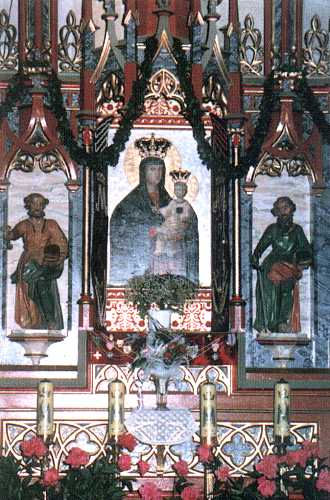 Бічний вівтар з іконою богородиці…