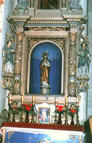 Бічний вівтар з фігурою Ісуса