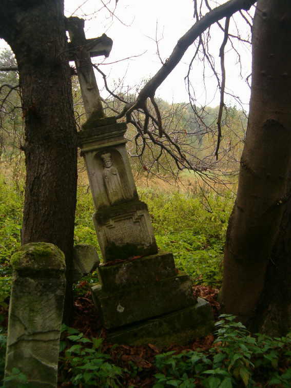 Хрест 1902 р. у Лісовій