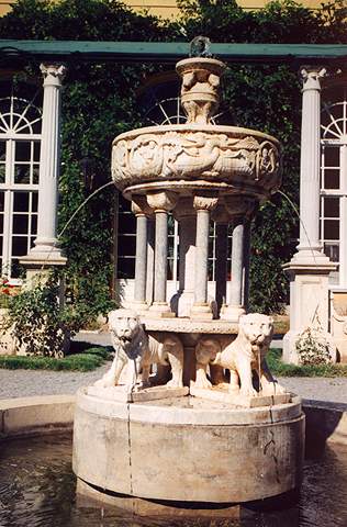 [2006 р.] Фонтан з левами