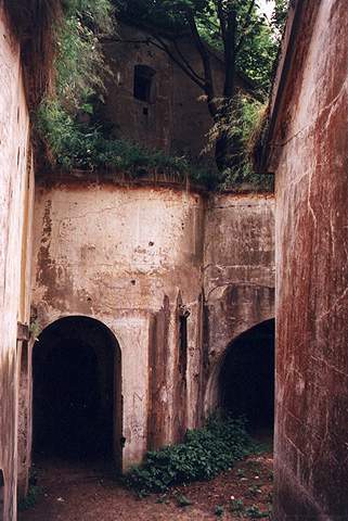 [2006 р.] Двір форту