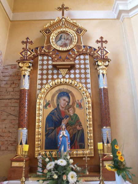 Кіот з іконою богородиці з немовлям