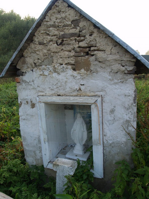 Ніша з фігурою богородиці