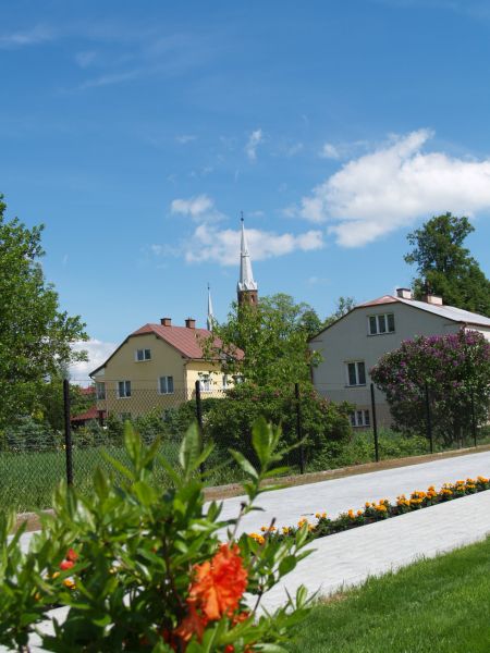 [2006 р.] Забудова села і костел