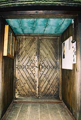 [2006 р.] Інтер’єр входу