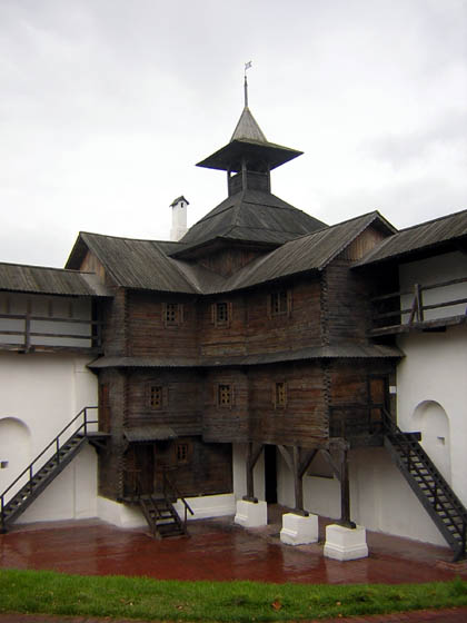 2004 р. Загальний вигляд башти з боку…