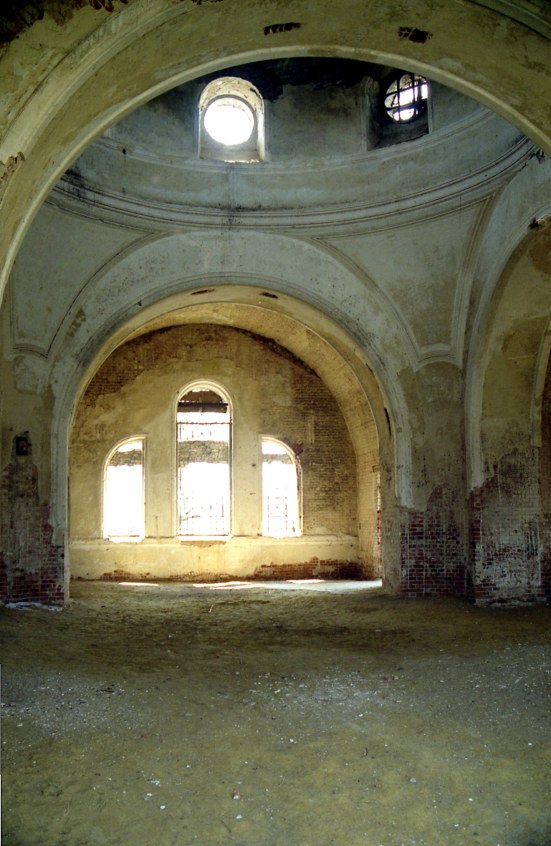 2006 р. Інтер’єр вівтаря