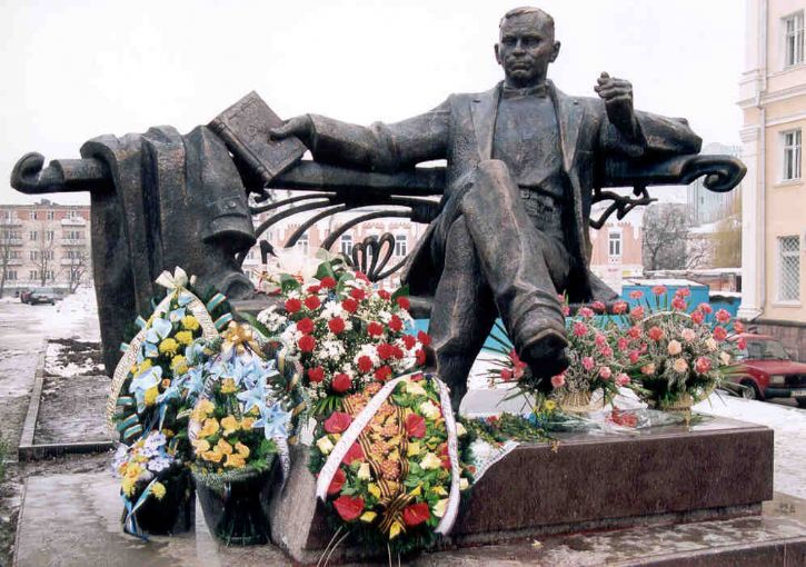 Пам’ятник У.Самчуку