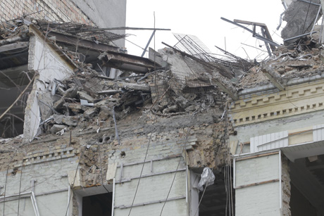 Зруйнований поверх