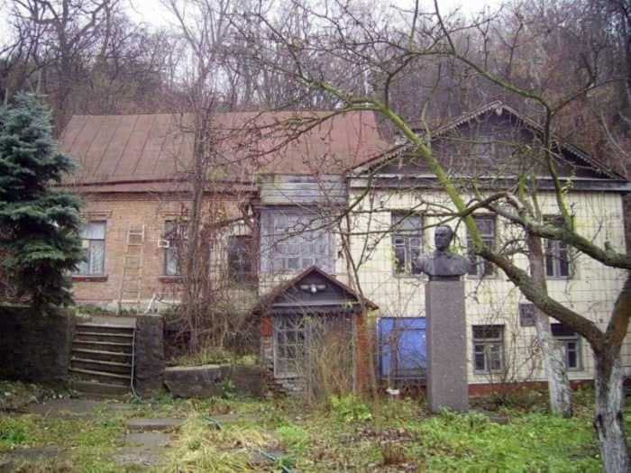 Фото опублікувала Марина Чемерис 21 жовтня 2019 р. facebook.com В цьому… Будинок-музей Г.П.Світлицького (№ 30)