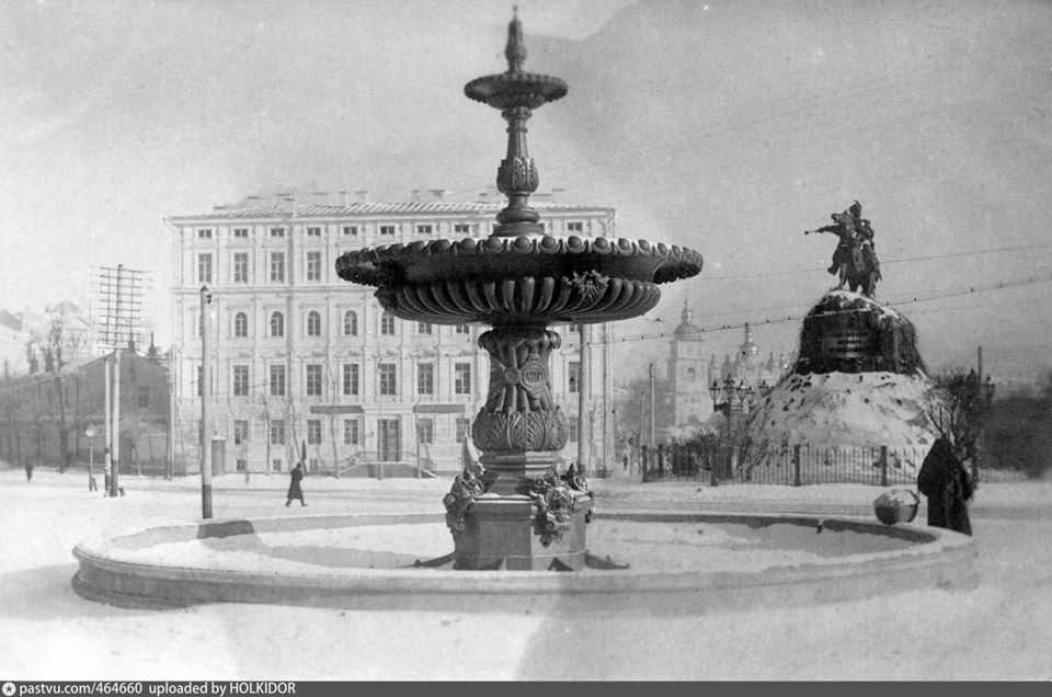 1900..1916 рр. Фонтан на Софійській…