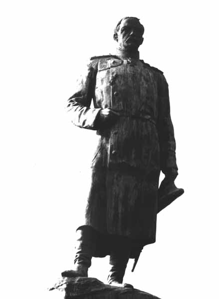 Фрагмент. Скульптура Е.І. Тотлебена