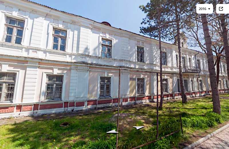 Apartment building on the Duvanska…