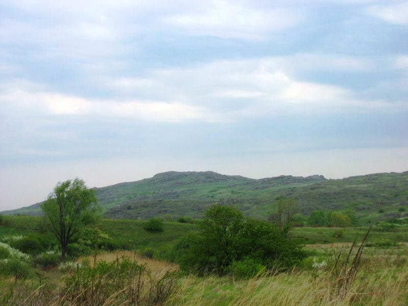 Вид на східну грядину Кам’яних могил з…