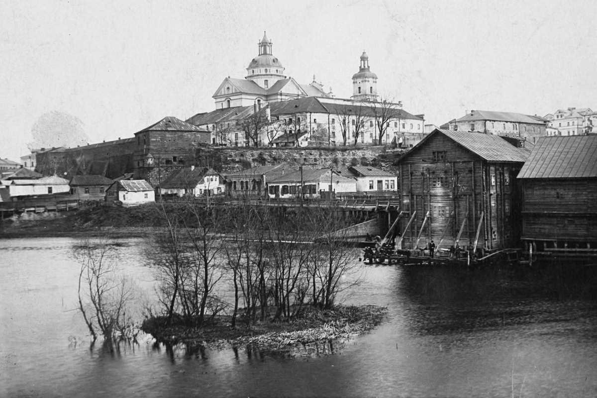 1918 р. Панорама кляштору із заходу