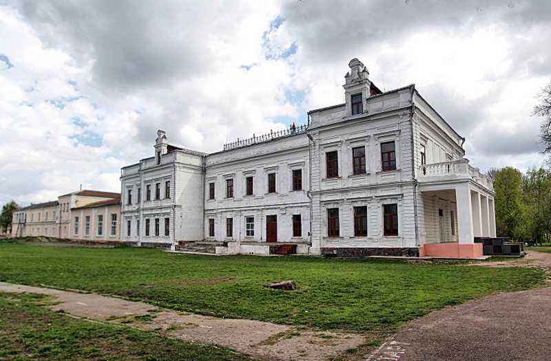 Фото Романа Маленкова facebook.com, опубліковане 7 травня 2024 р. Садиба… Садиба М.Терещенка