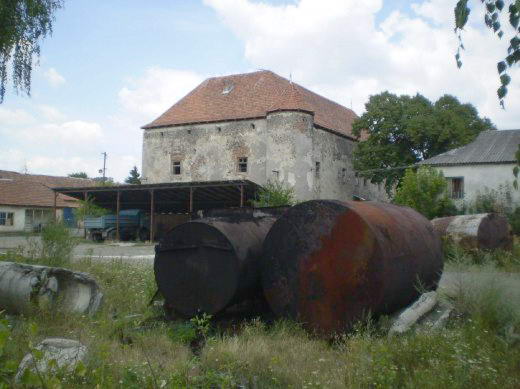 На місці графського саду – автобаза