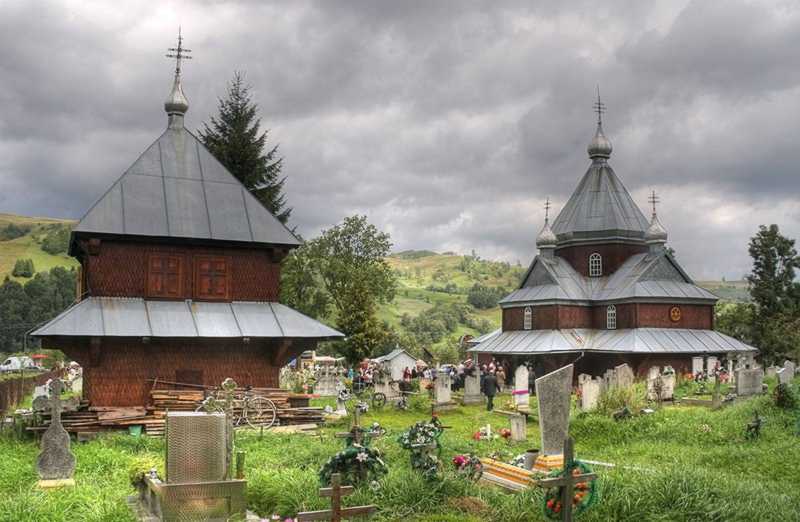 Фото Elke Wetzig 19 серпня 2010 р. з сайту uk.wikipedia.org Плетівська церква… Церква св.Петра і Павла