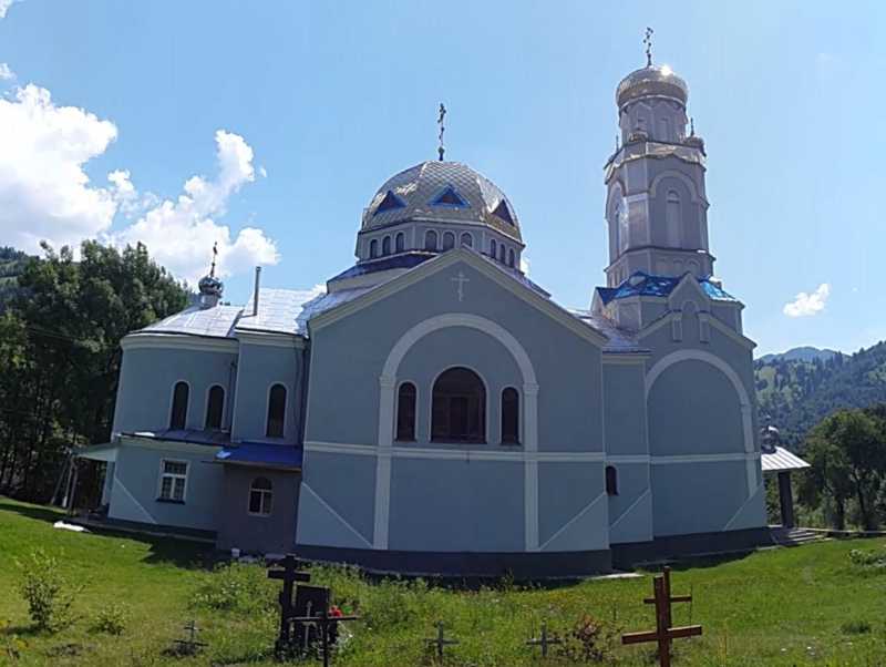 Фото 6 серпня 2016 р. з сайту commons.wikimedia.org Лопухово (Брустури)… Церква св.Іоана Предтечі