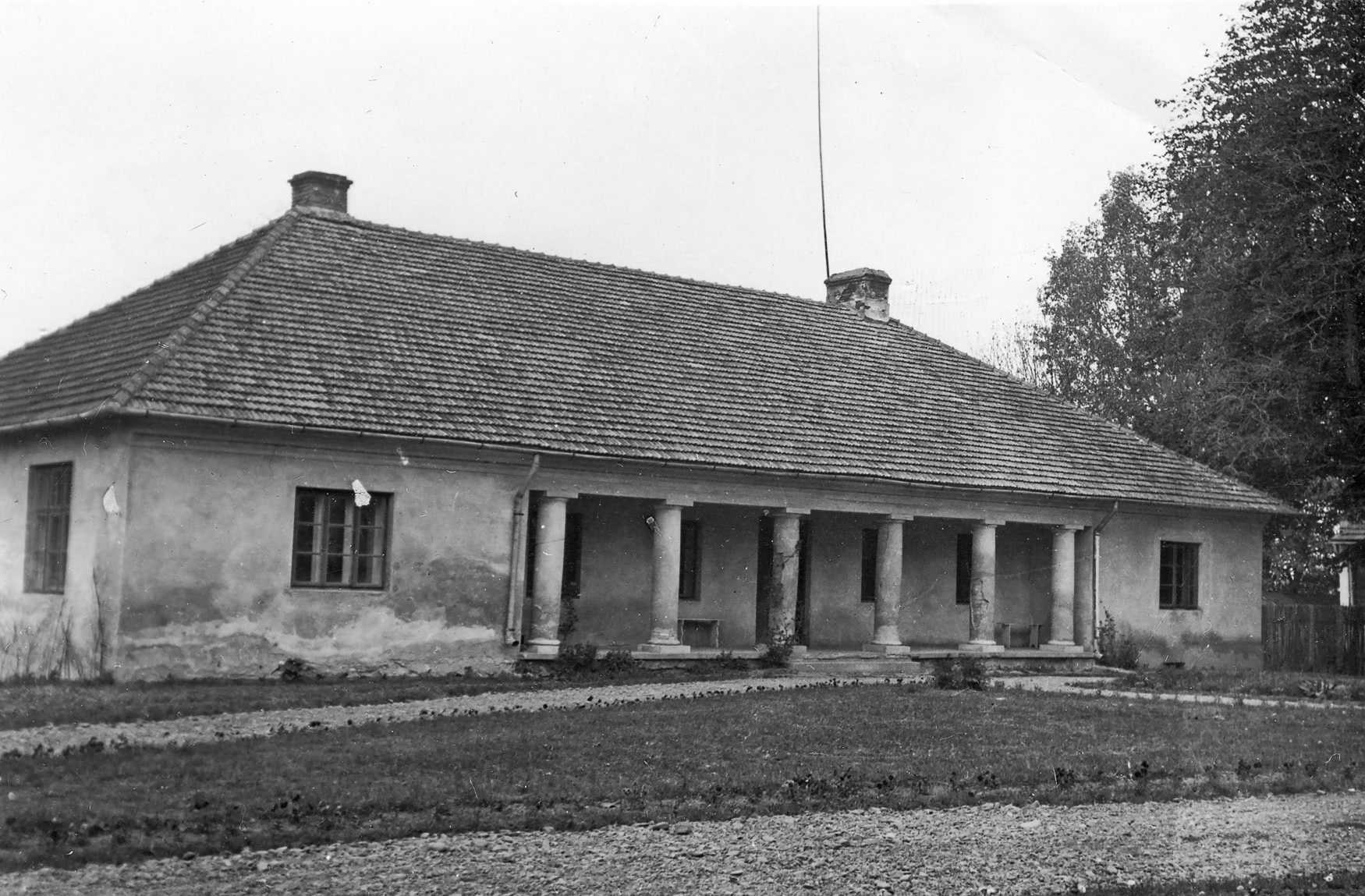 Садибний будинок