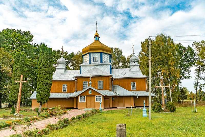 Фото 28 вересня 2020 р. з сайту commons.wikimedia.org Дерев’яна церква… Церква Воскресіння