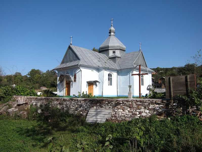 Фото Володимира Гуменюка 10 жовтня 2012 р. з сайту uk.wikipedia.org Церква:… Церква св. Дмитра