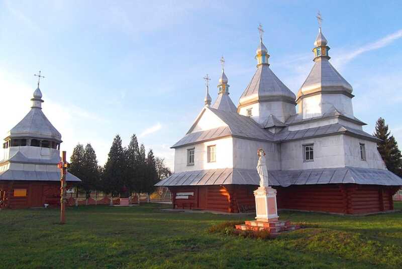 Фото Тараса Возняка з сайту uk.wikipedia.org, опубліковане 16 листопада 2013… Церква Покрови