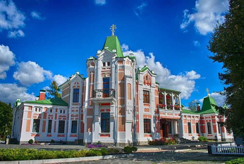 Фото Ростислава Маленкова 23 вересня 2010 р. з сайту uk.wikipedia.org Садиба… Садибний будинок Хоєцького