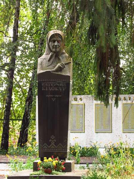 Могила К. Білокур