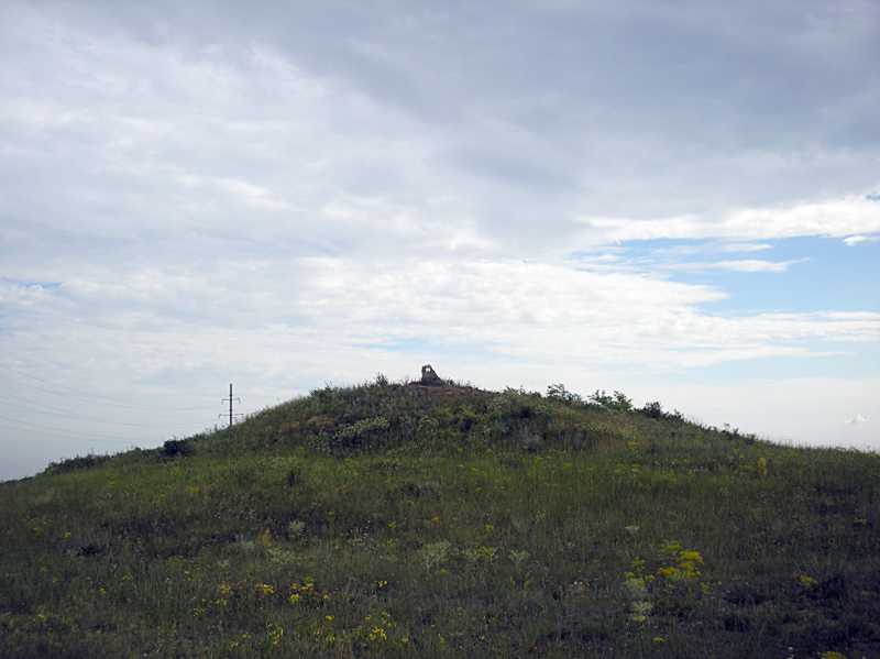 Фото 30 липня 2013 р. з сайту commons.wikimedia.org Курганний могильник… Курганний могильник Могила Мечетна