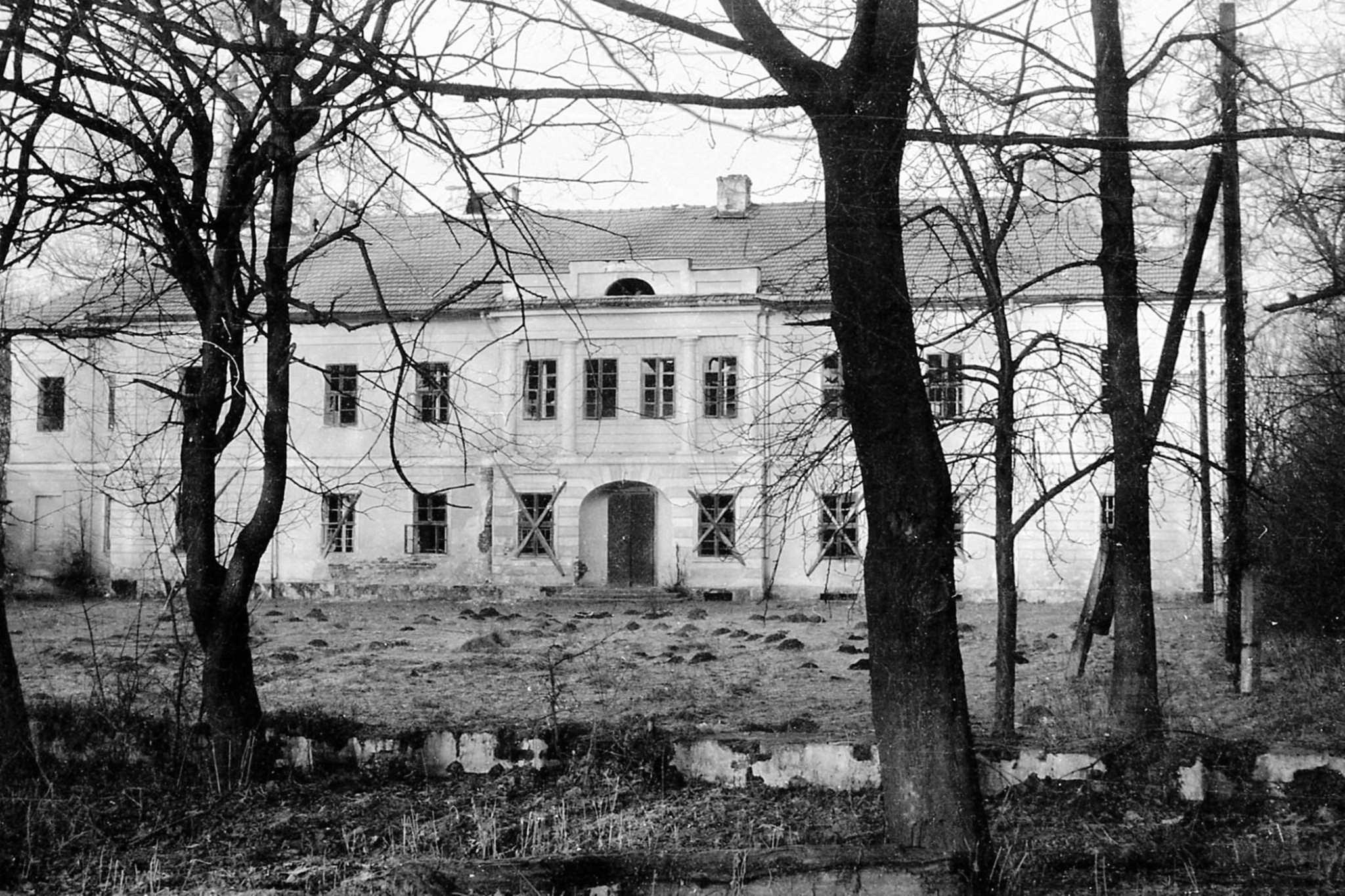 1989 р. Головний фасад