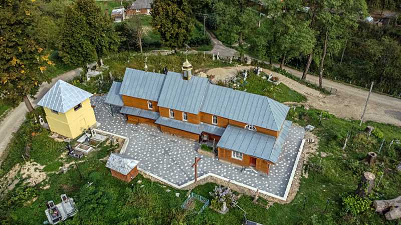 Аерофото Назарія Шевченка 17 вересня 2020 р. з сайту commons.wikimedia.org … Церква св.Трійці