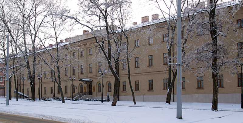 Фото Дмитра Биченка 24 грудня 2012 р. з сайту commons.wikimedia.org … Старофлотські казарми