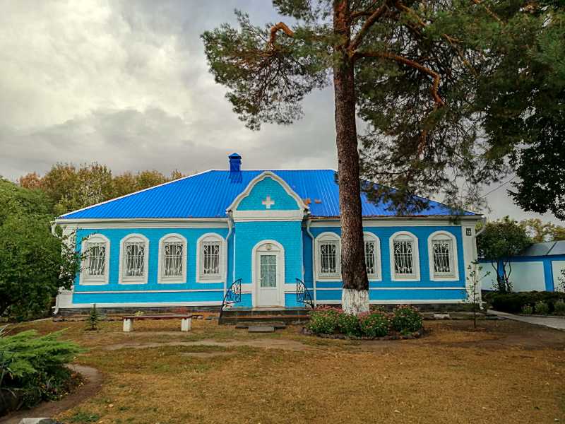 Фото Дмитра Перевозного 18 вересня 2019 р. з сайту commons.wikimedia.org … Келії