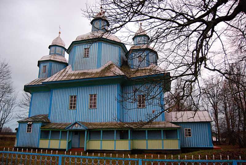 Фото Grzegorz Naumowicz 12 листопада 2010 р. з сайту uk.wikipedia.org … Церква Покрови