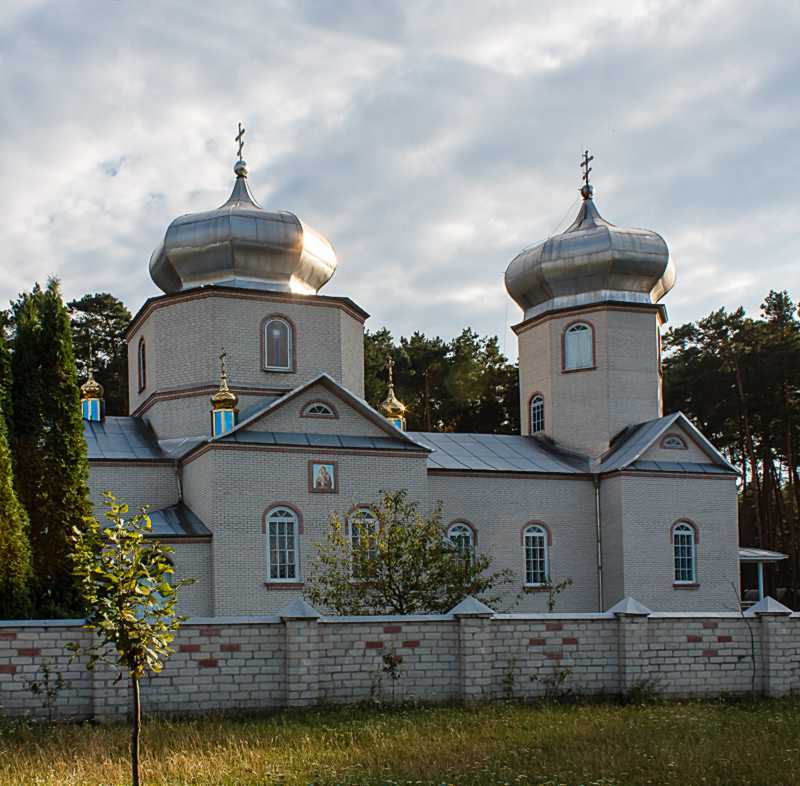 Церква св. Йова Почаївського