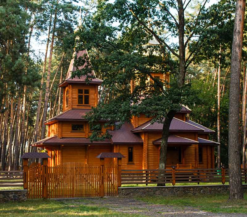 Церква св. Йова Почаївського