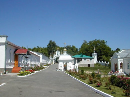 Двір Молчанського монастиря