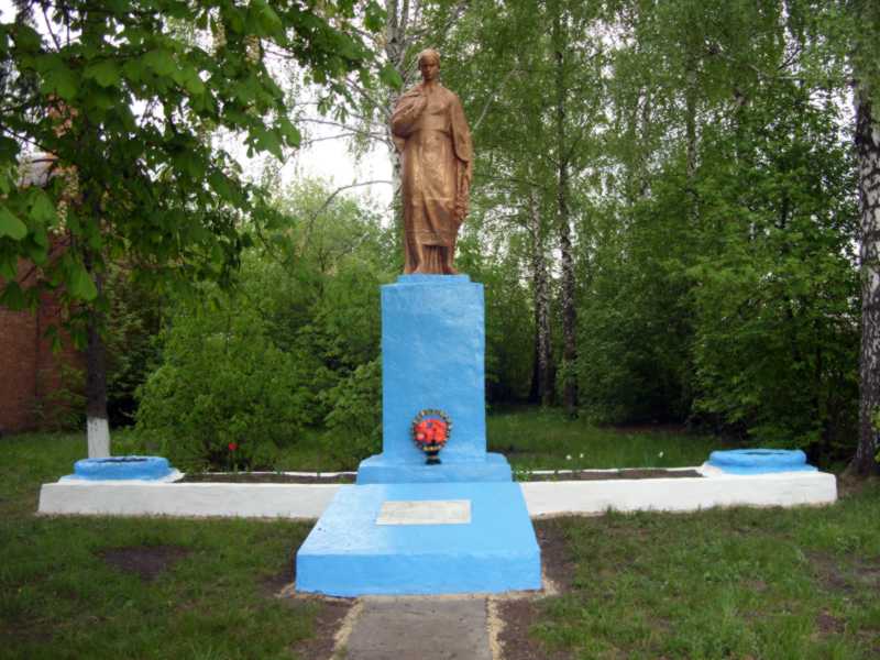 Могила 10 воїнів. Фото 6 травня 2009 р. з сайту commons.wikimedia.org … Братські могили радянських воїнів