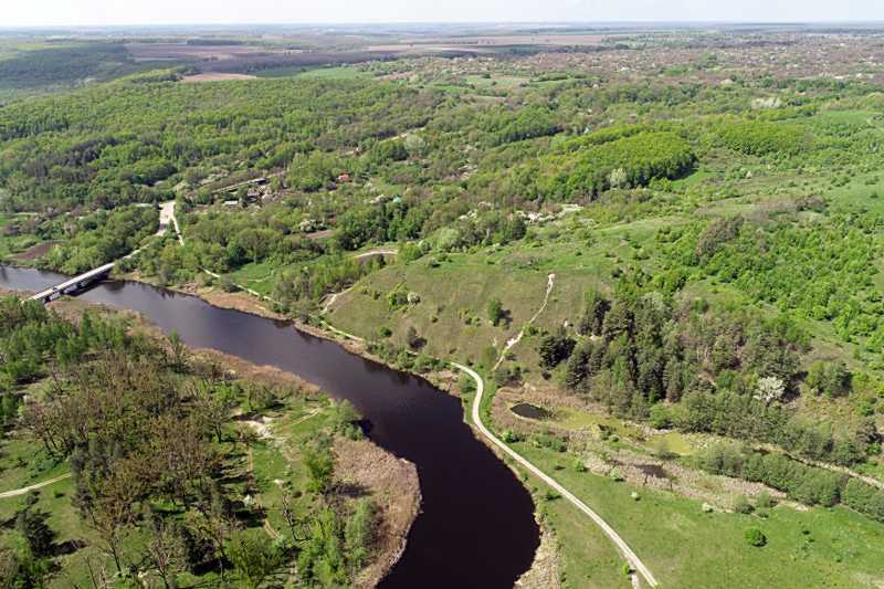 Аерофото Олексія Короті 14 травня 2021 р. з сайту commons.wikimedia.org … Городище і селище