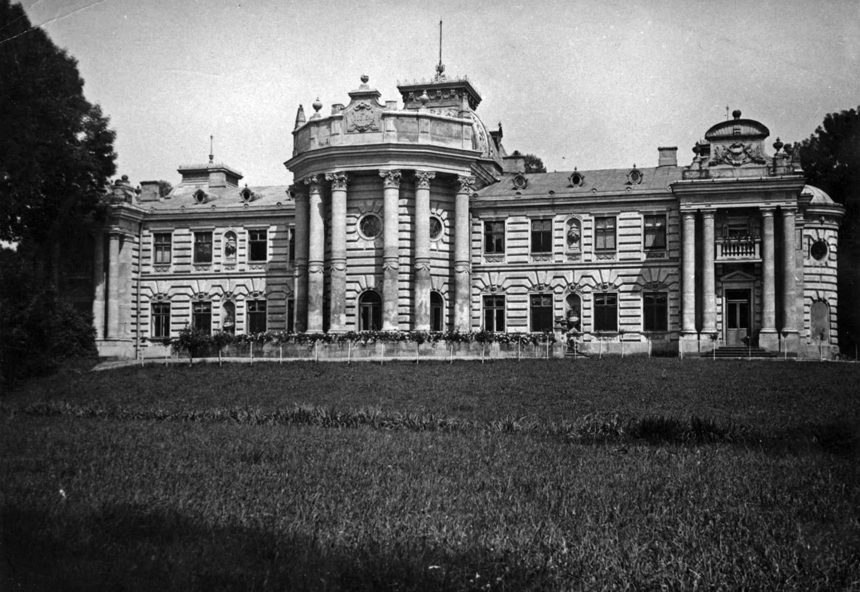 1920-і рр. (?) Парковий фасад