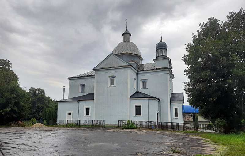Фото Петра Грушка з сайту facebook.com, опубліковане 30 жовтня 2025 р. … Костел