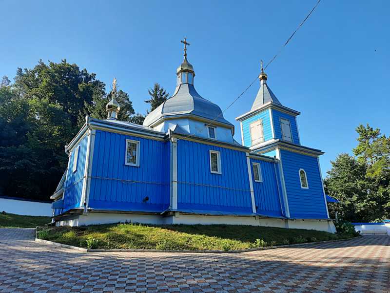 Фото Петра Грушка 20 липня 2014 р. з сайту commons.wikimedia.org Дерев’яна… Церква Воздвиження